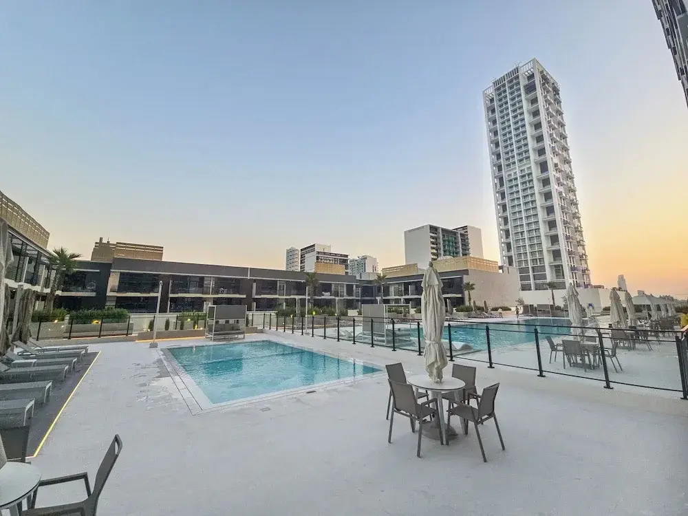 Easygo- Stylish 1bdr Binghatti Corner
