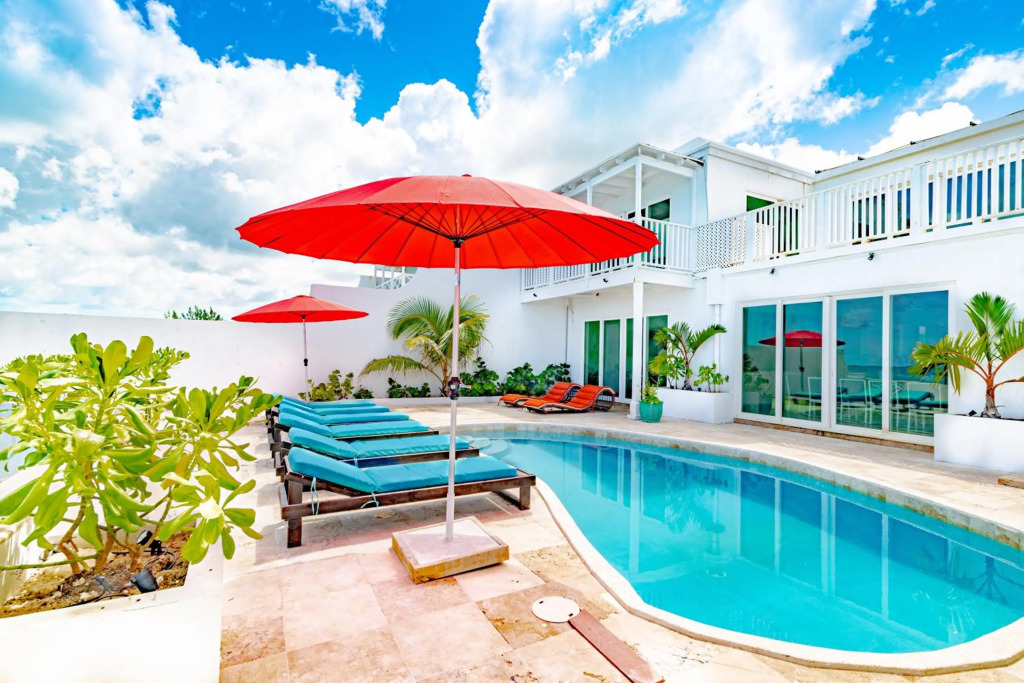 Caprice 7 -Oceanfront Villa - Gated Community with Pool