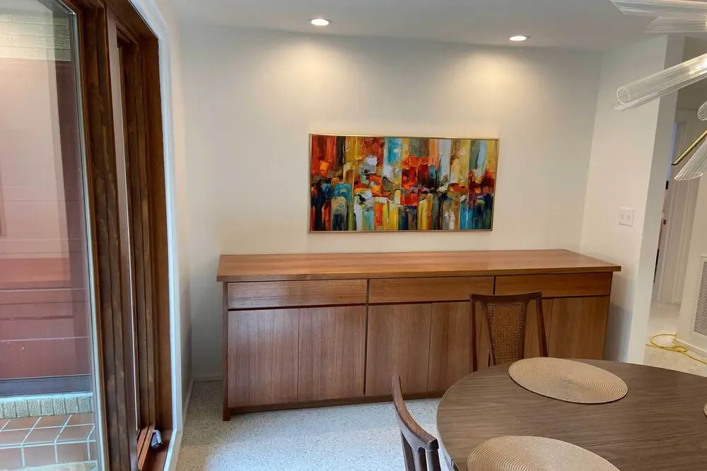 Mid-century Dream Home < Half-mile to Beach!