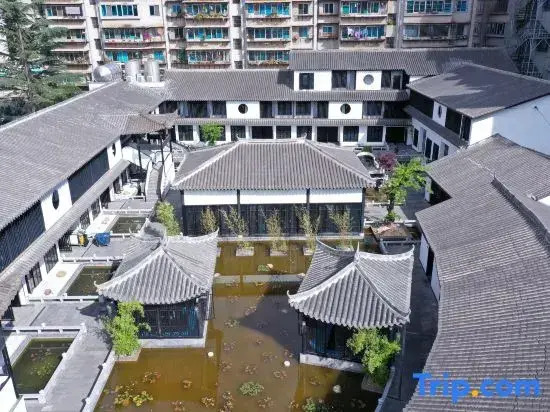 Gongxili-Xijian Hotel - Kunming Dongfeng East Road Dashuying Metro Station