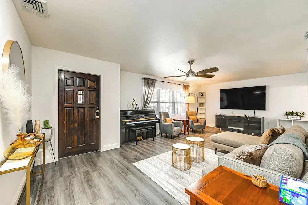 1 Mi to Dtwn Bonita Springs: Home w/ Lush Yard!