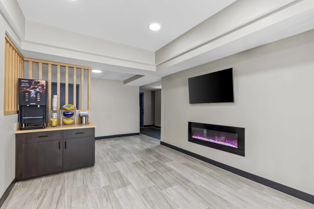 Days Inn & Suites by Wyndham Union City