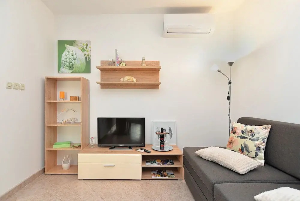 Apartment 1983