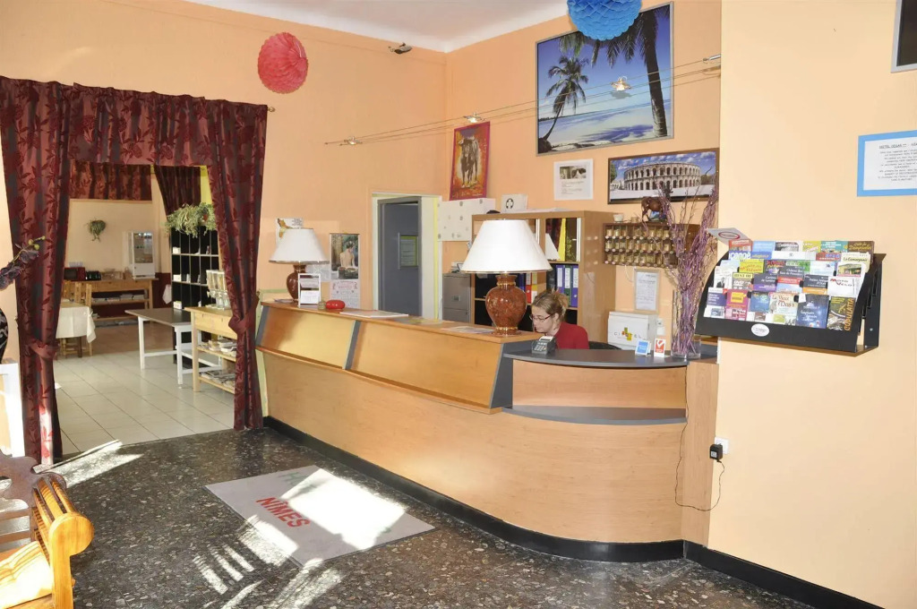 Sarl Hotel Cesar