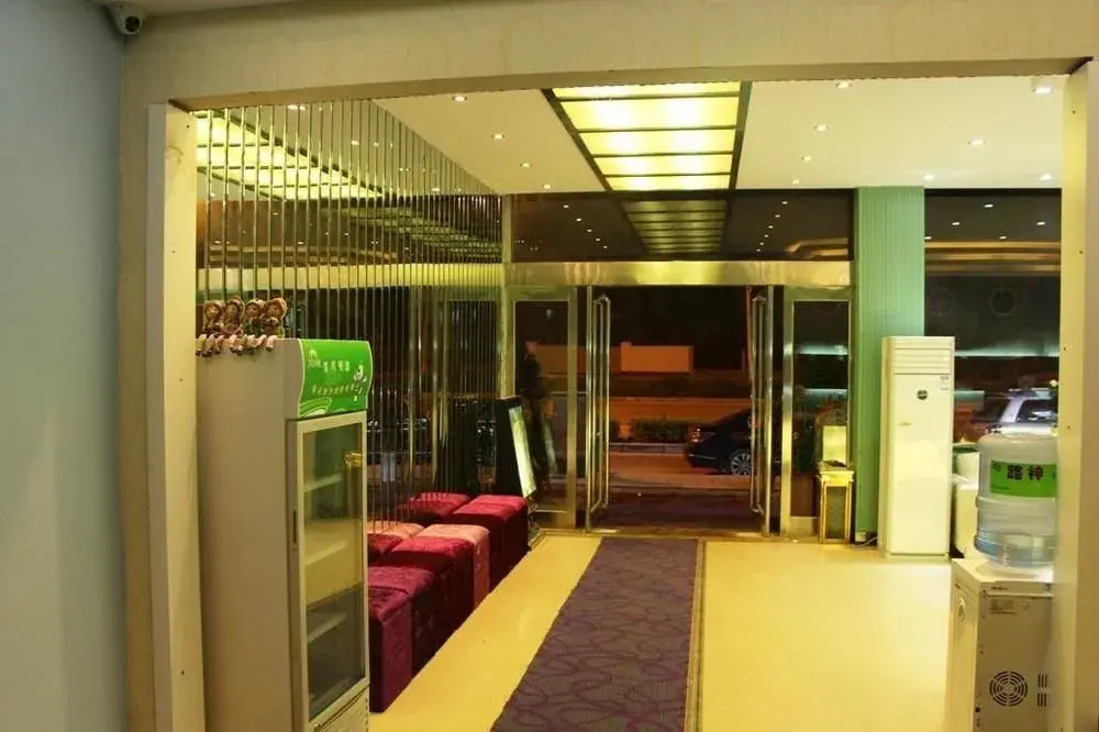 Zhengzhou Love Theme Hotel