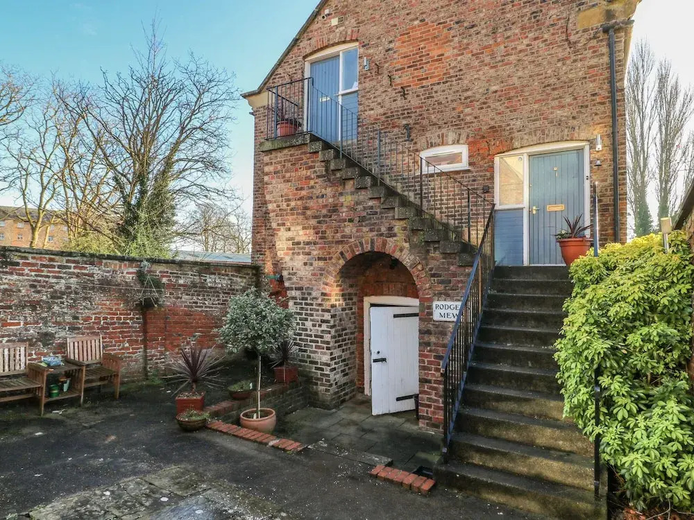 1 Rodgers Mews