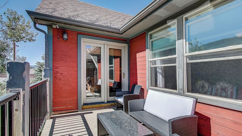 Hot Tub, Walk to Main Street + Town Ski Lift Park Ave Getaway by Avantstay