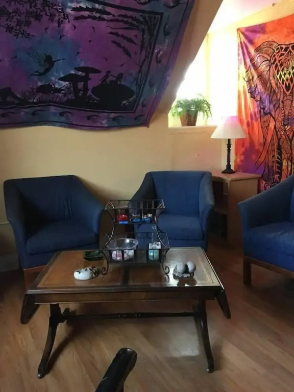 Stark Suite-Boulder Crescent Inn - Houses for Rent in Colorado Springs