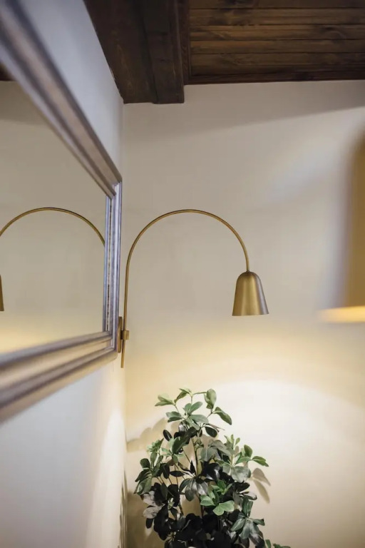 One&Lux Byron Suites