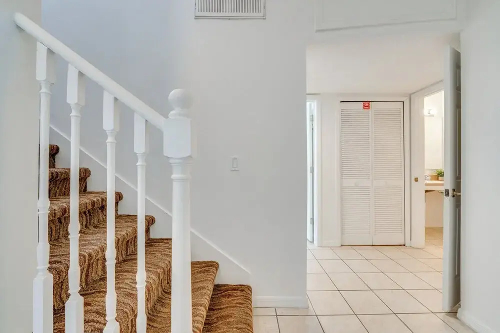 8 Mi to Disney World: Townhome w/ Balcony & Patio!