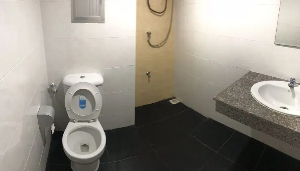 Tonggrila Patong Hostel - Adults Only