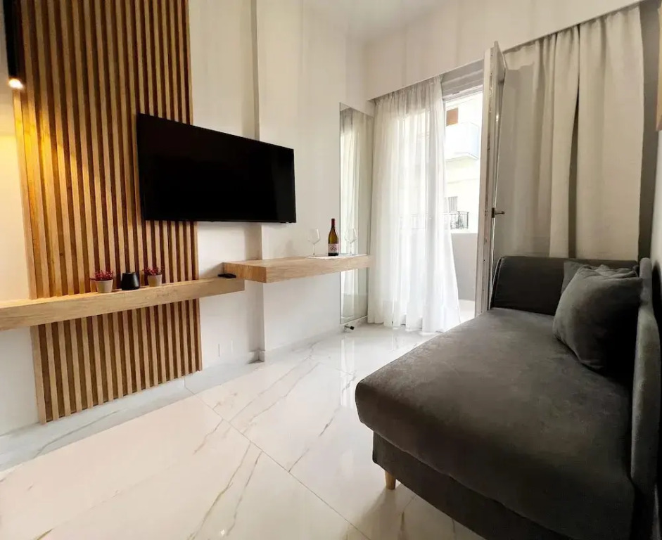 B&K ROOMS