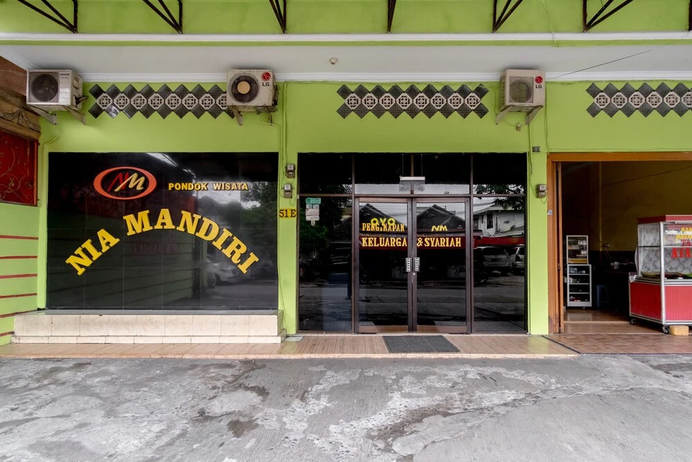 Nia Mandiri by Oyo Rooms