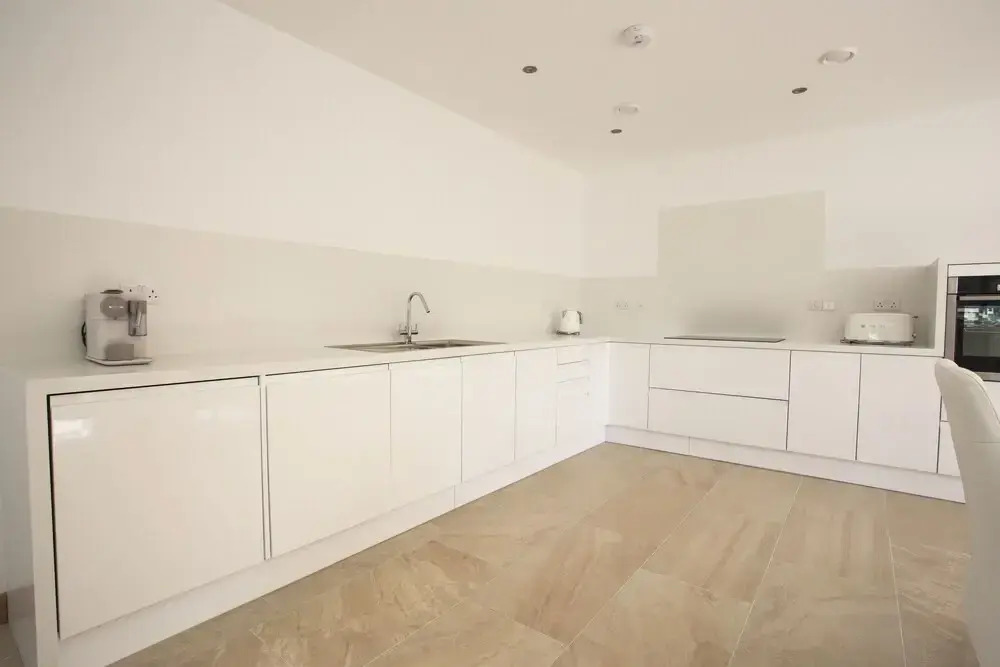 4 bed beach house with hot tub