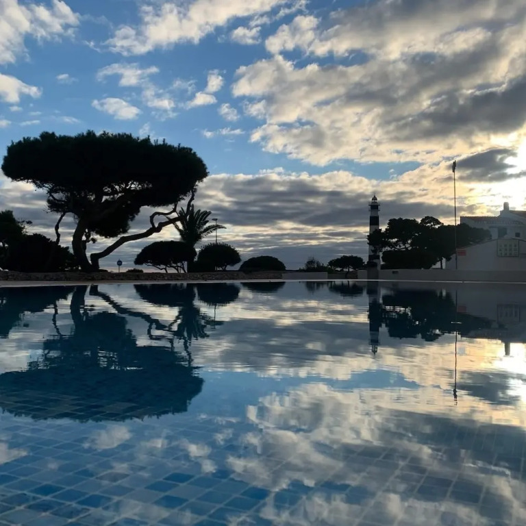 Apartment With Great Sea View and Community Swimming Pool and Private Parking01