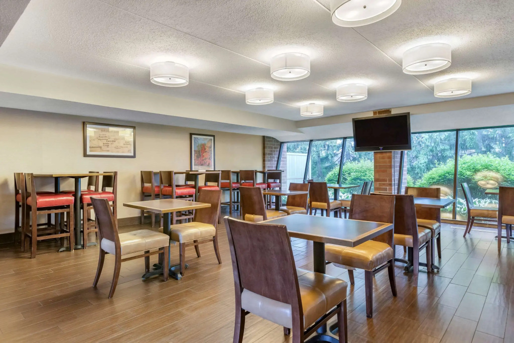 Comfort Inn Lansing West