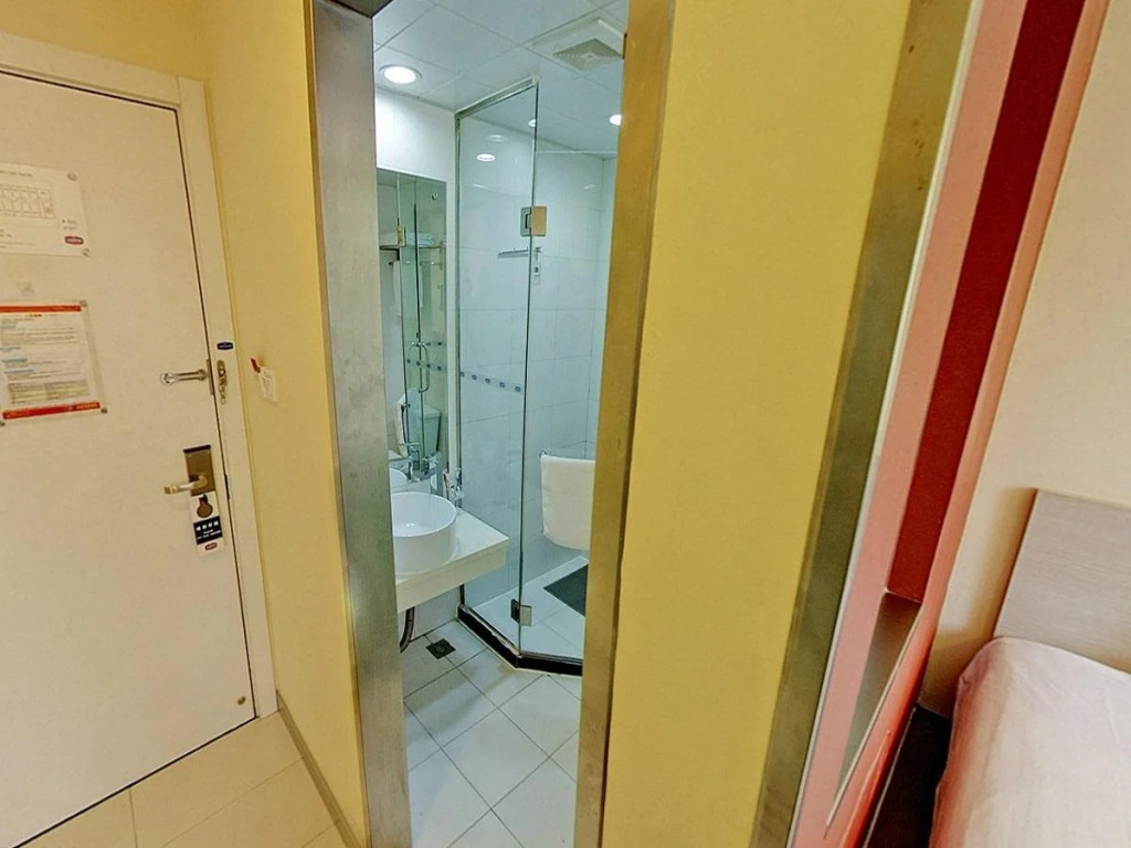 Hanting Premium Hotel Dapuqiao Sun Moon Light Center