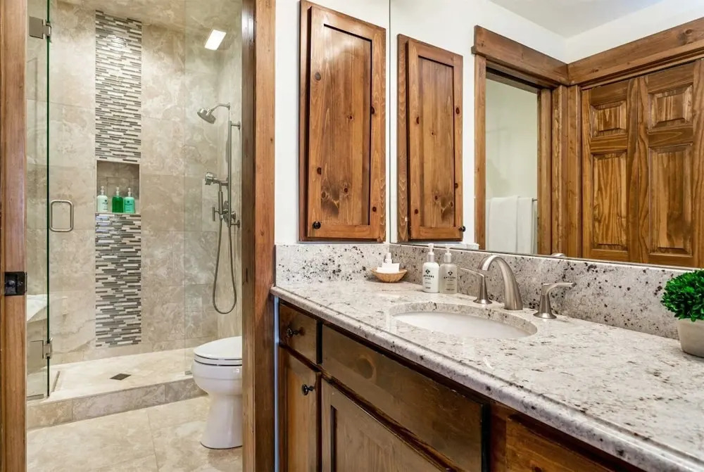 4 Bedroom Antlers Vacation Rental With Incredible Slopeside Views And Just A Short Walk To Gondola And Lionshead Village