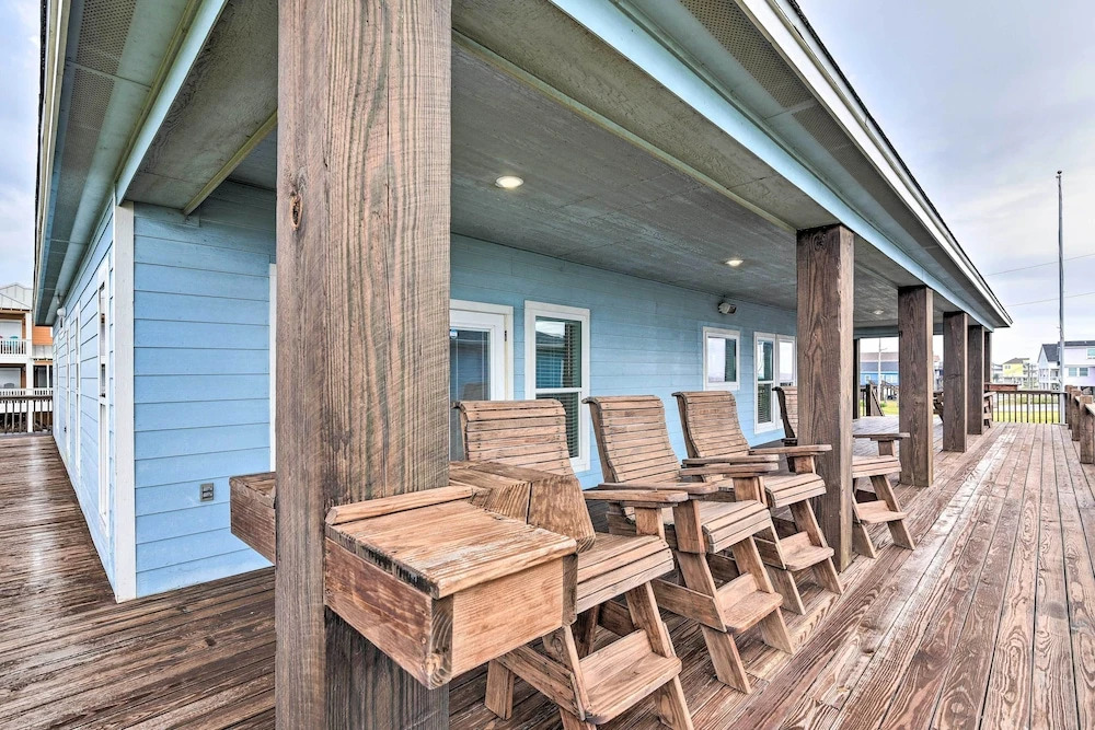 Group Getaway w/ Deck, Steps to Crystal Beach!