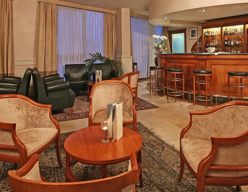 Hotel Savoy Palace