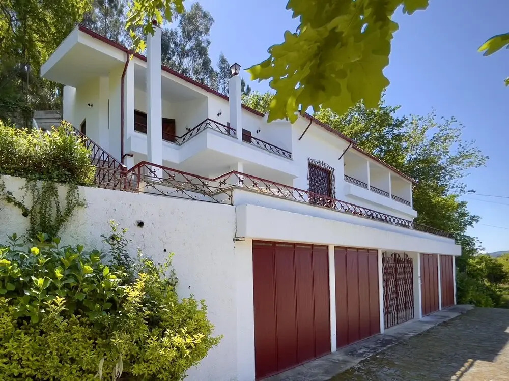 Villa Bouro - Stunning 4-bed Villa Near Geres