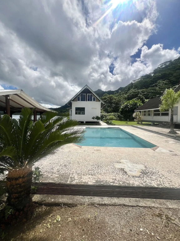 Mape Faaroa Bay Villa