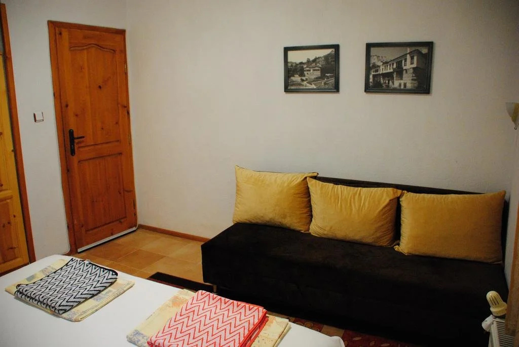 Tonis Guest House
