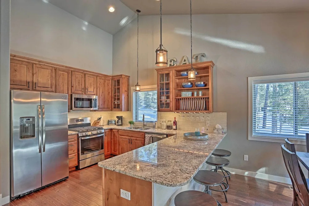 Lead Family Home w/ Hot Tub, 2 Mi to Deer Mountain