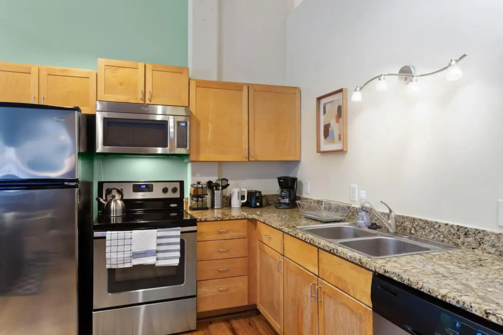 2 Bedroom Hip Apartment, Apple TV, Fast Wifi