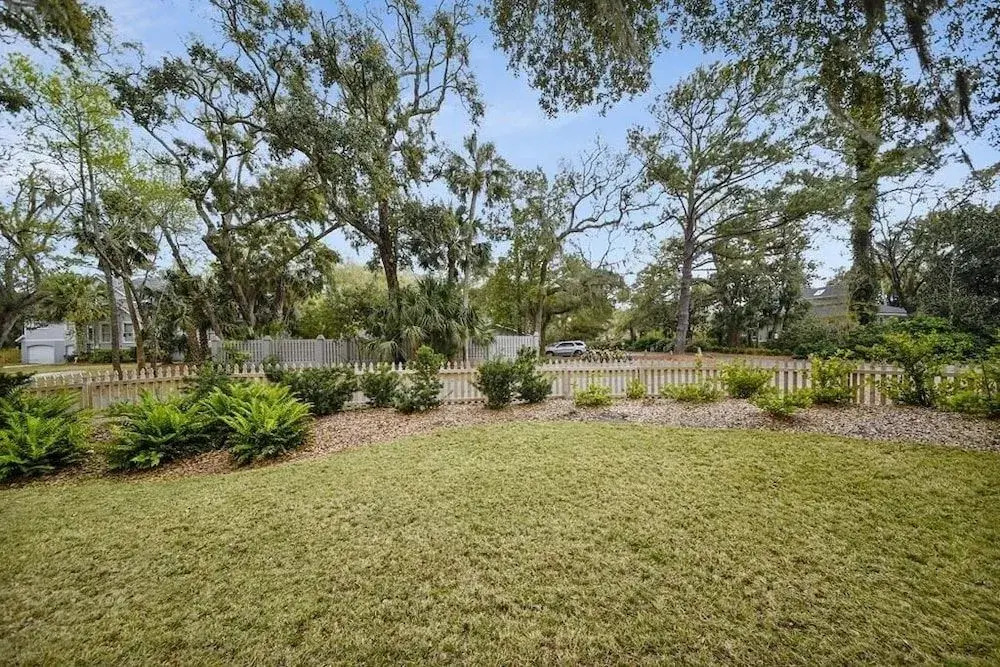 13 Sandpiper Street - 3 Br home by RedAwning