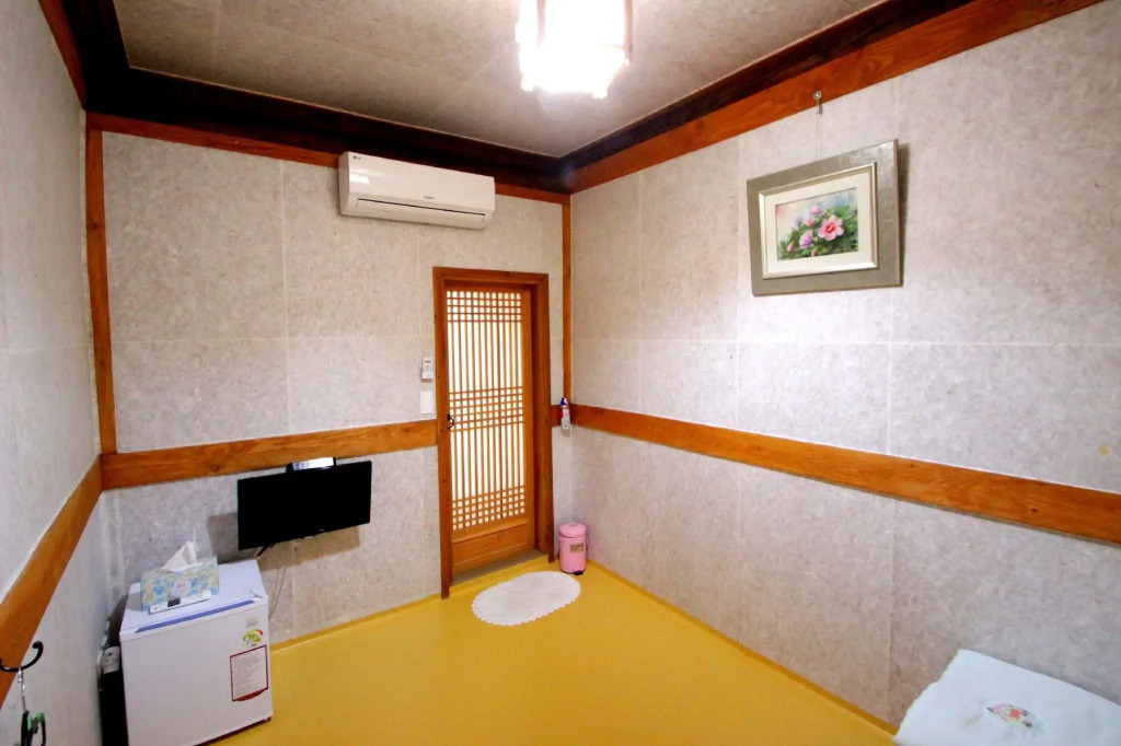 Happiness Full Hanok Guesthouse