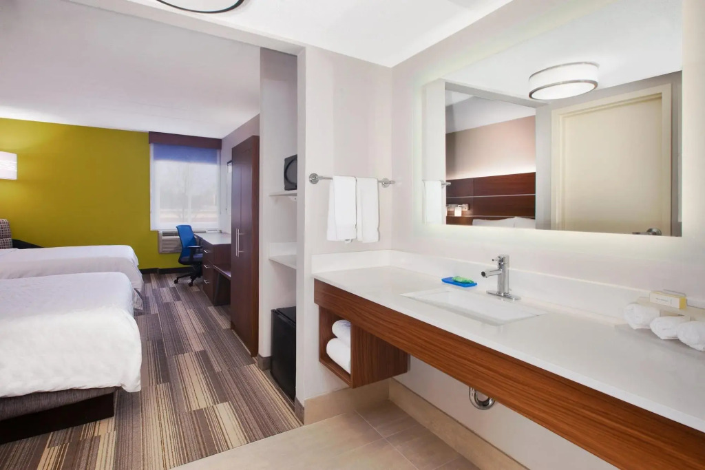 Holiday Inn Express Fairfax-Arlington Boulevard by IHG