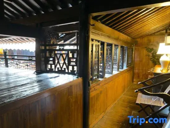 Ruiqi Xiangyun Inn