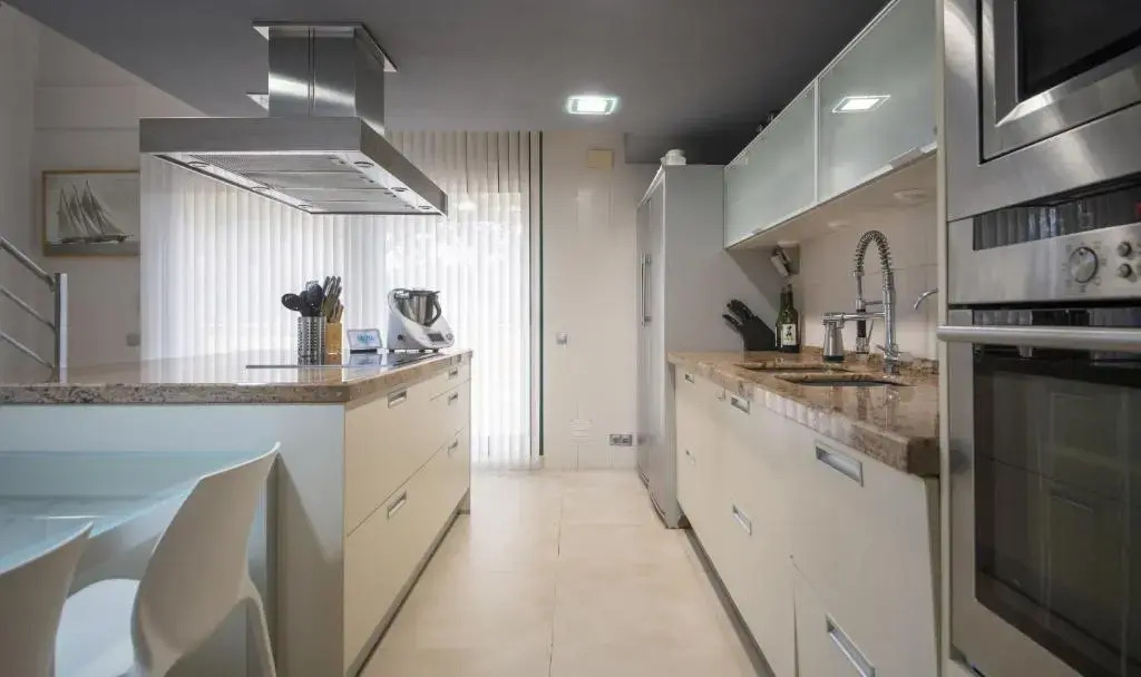 TH150 Modern house in Tamarit with private pool