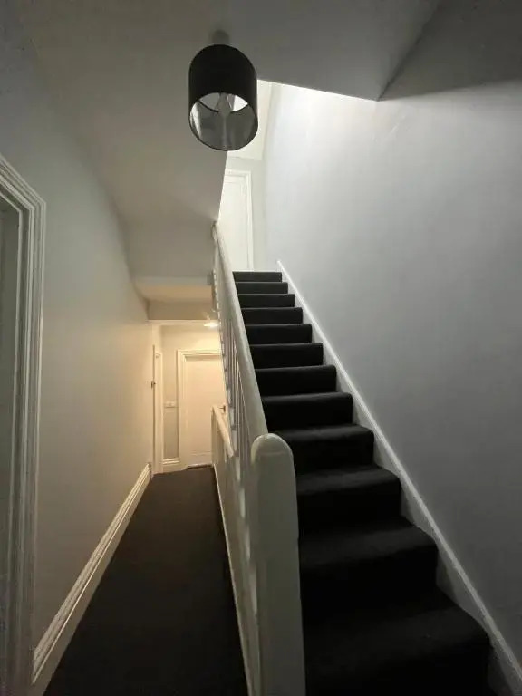 Entire spacious 4 bedroom apartment in Bournemouth