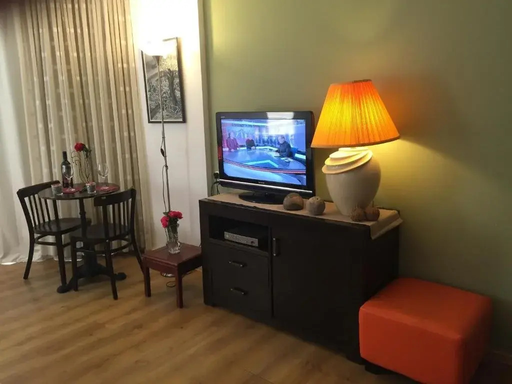 Raphael Apartments