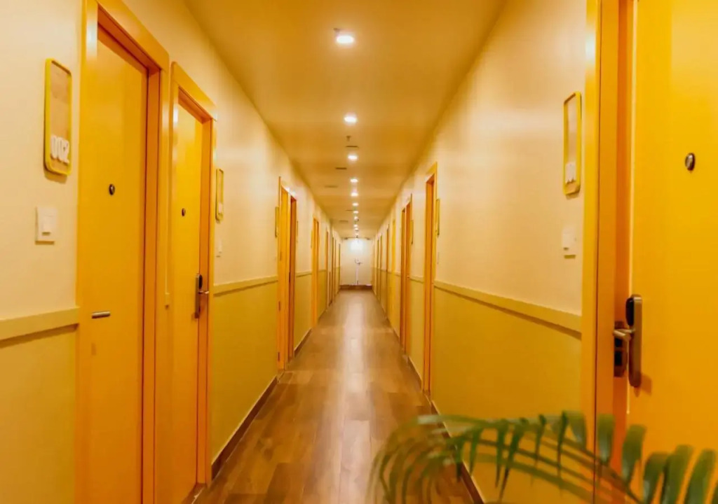 Bloom Hotel - Worli