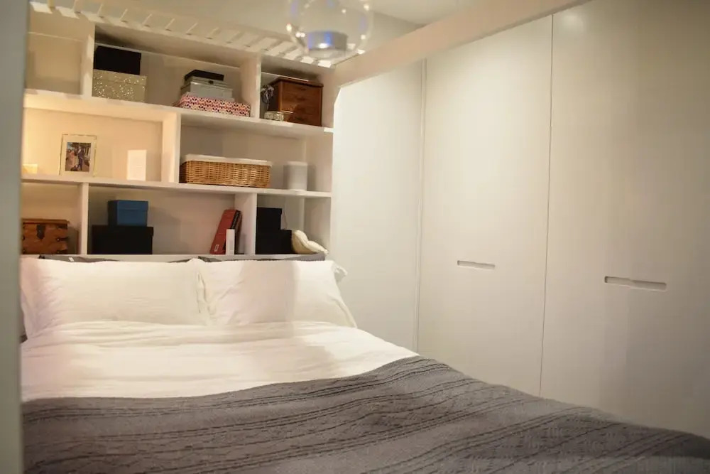 Contemporary 1 Bedroom Flat With Balcony in Hackney