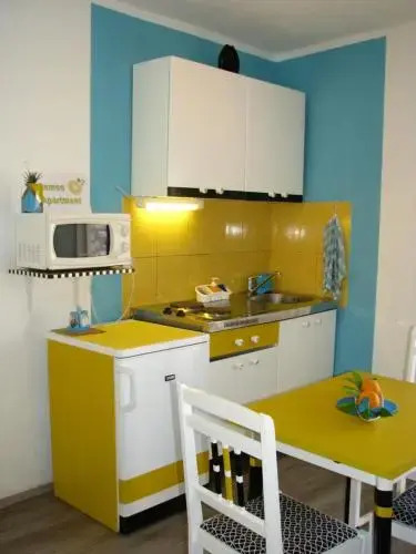 Apartments and Room Lemon