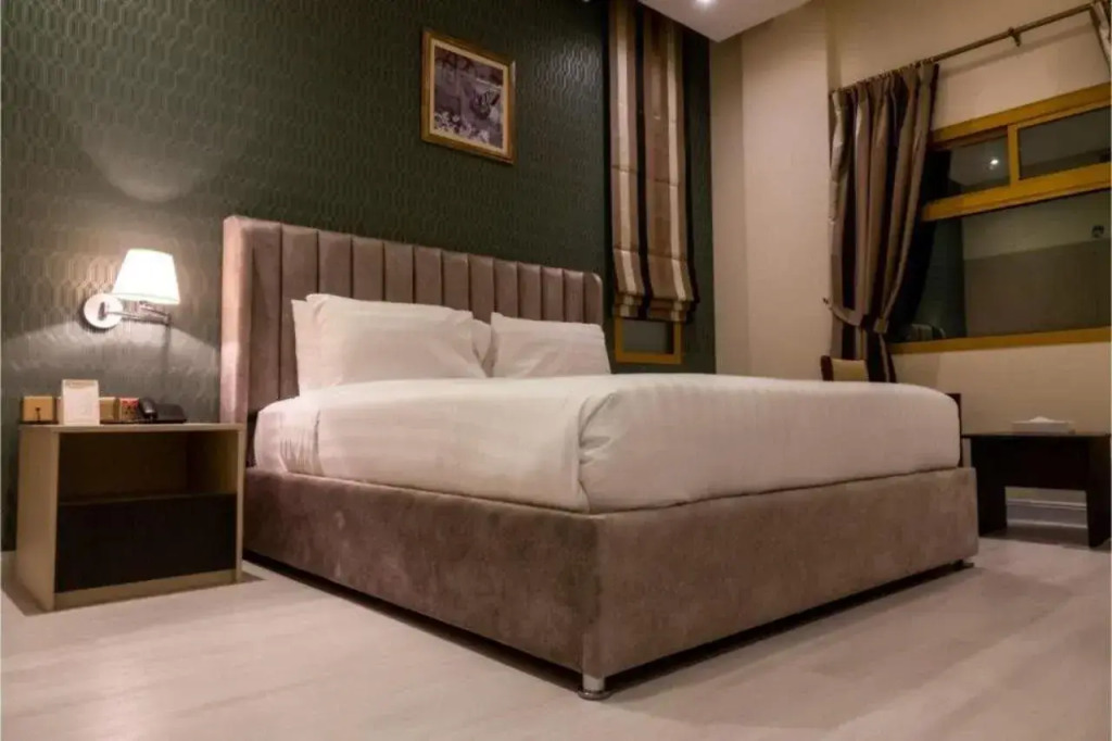 Capital O 126 Manama Tower Hotel