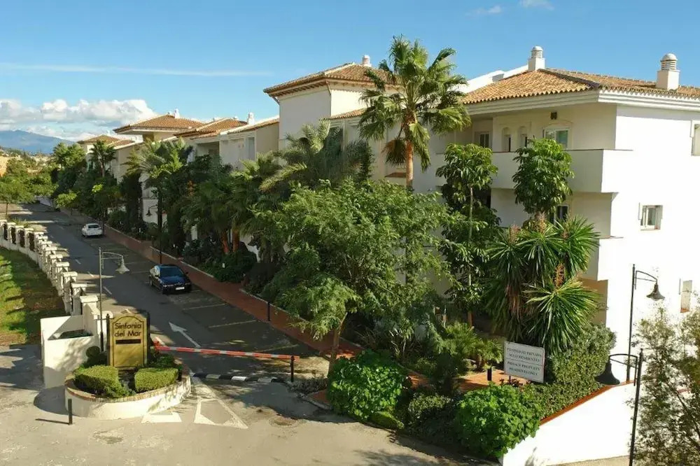 Immaculate 3-bed Penthouse- Stunning Views