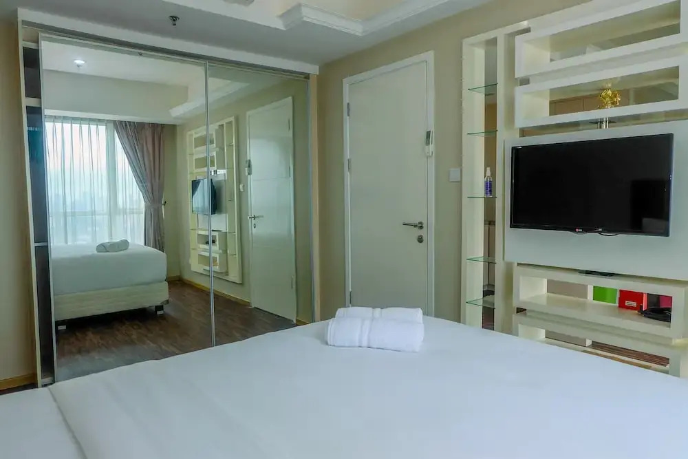 Great Location 1BR Gandaria Heights Apartment