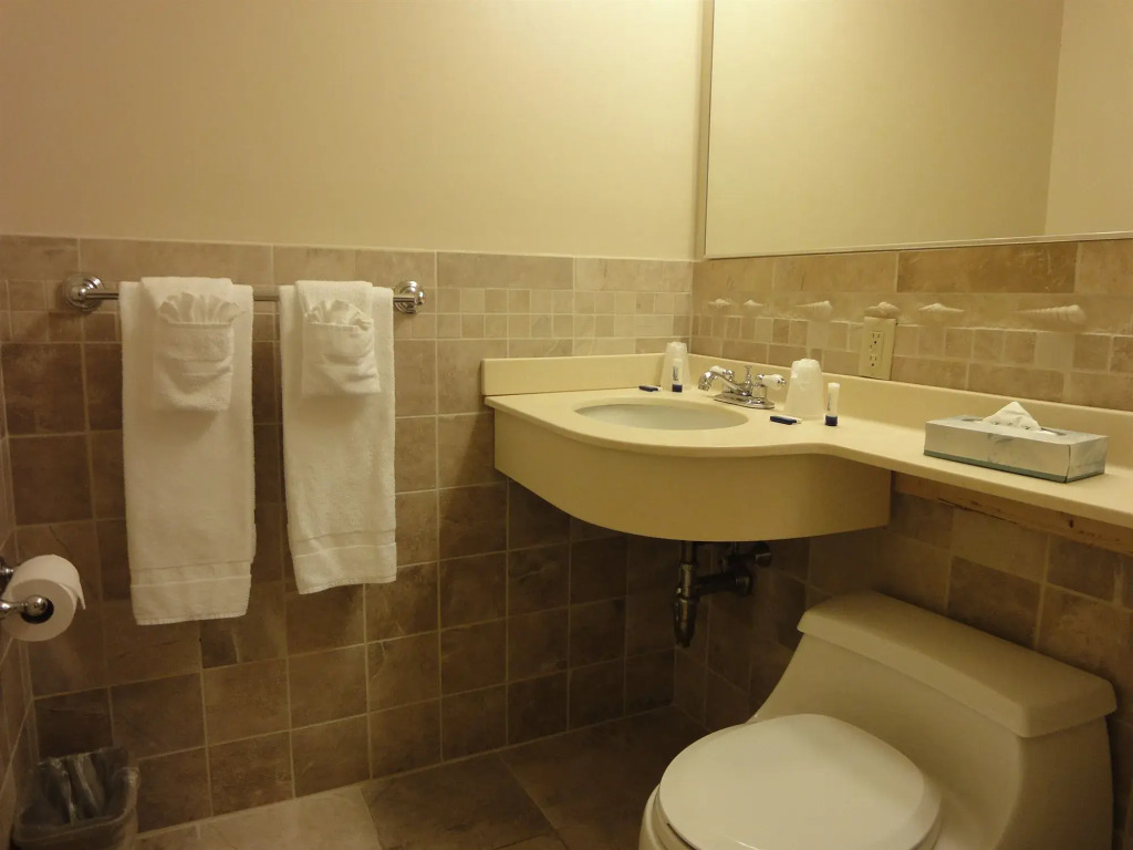 Hyannis Travel Inn