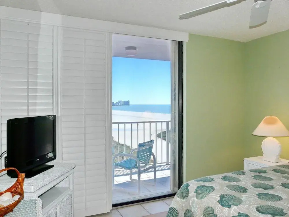 Alluring Beachfront Condo With Pool and Ocean Views
