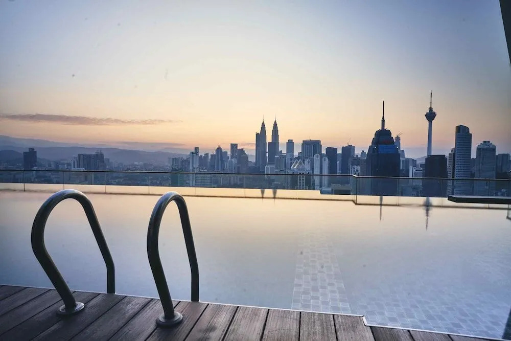 Regalia Residence at KLCC View Sky Pool by KC