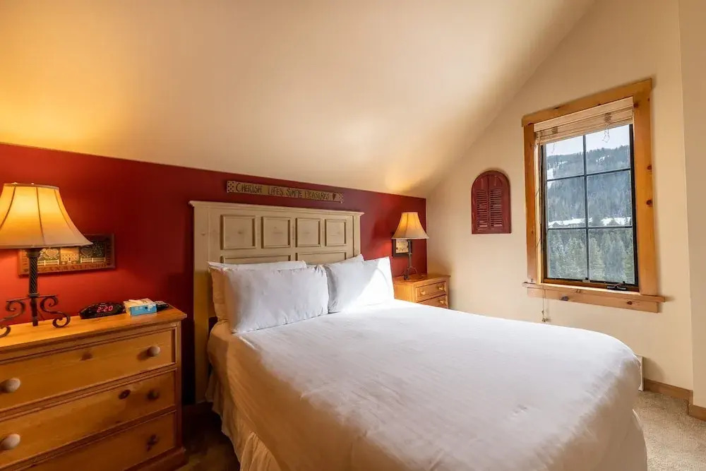 Dakota Lodge by Summit County Mountain Retreats