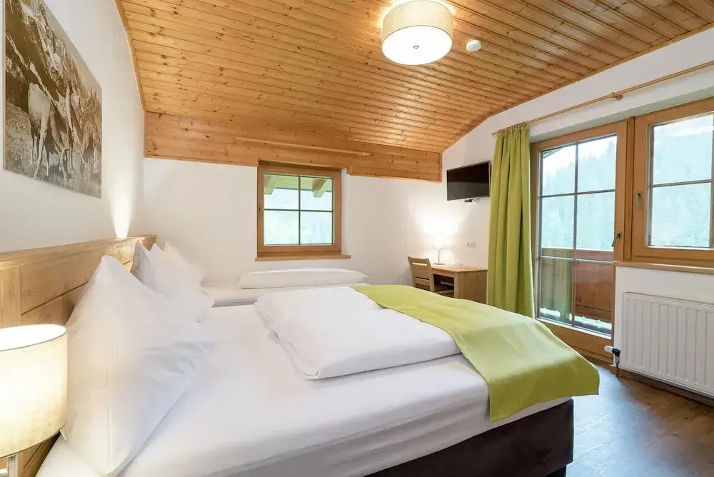 Spacious Chalet near Ski Area in Saalbach-Hinterglemm