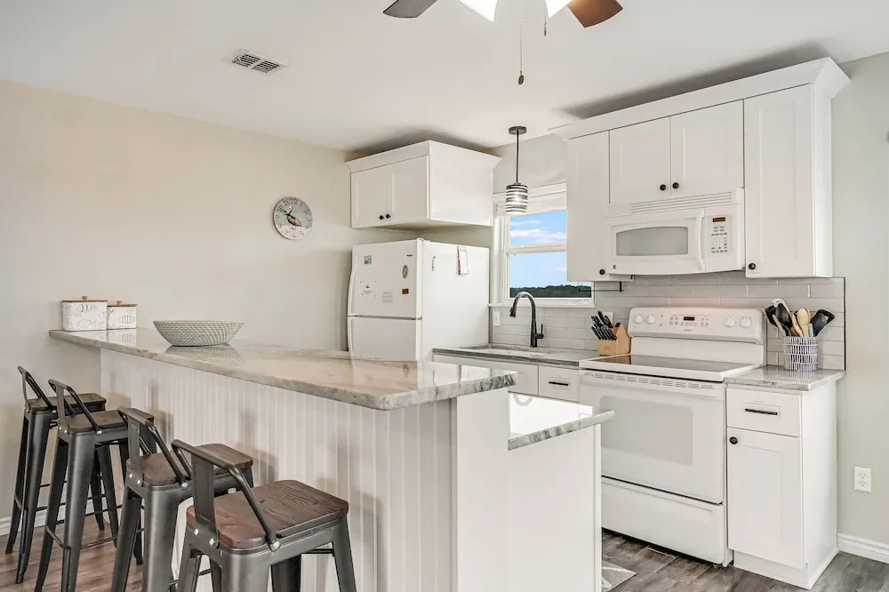 Wade Into Life 3 Bedroom Home By Redawning
