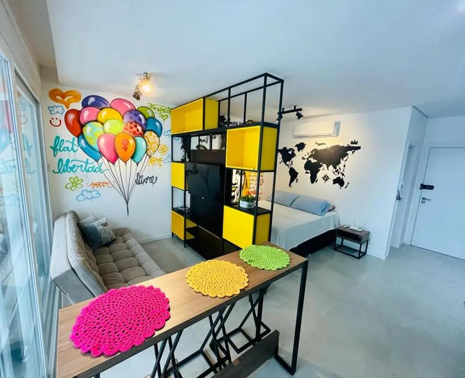 Flat Libertad, 404 A, com vaga de garagem