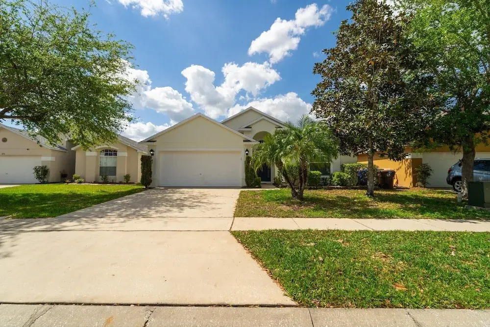 1114 4-bed Pool Home, Liberty Village Kissimmee